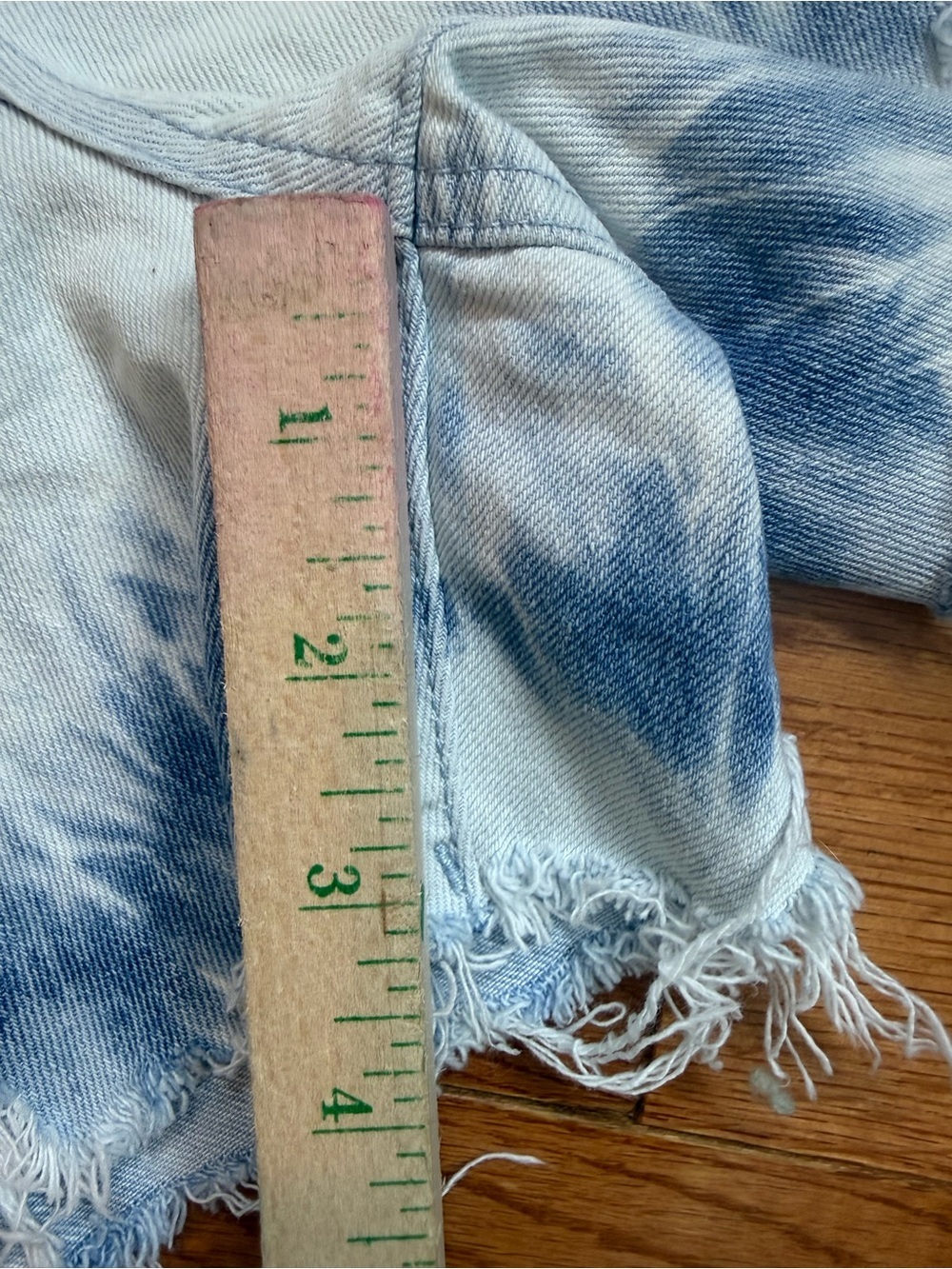 American Eagle Highest High Tie-Dye Distressed Mom Shorts NWT - Picture 5 of 5